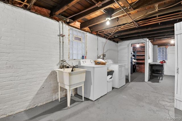 3132-3134 Van Alstyne Street, Wyandotte, MI 48192