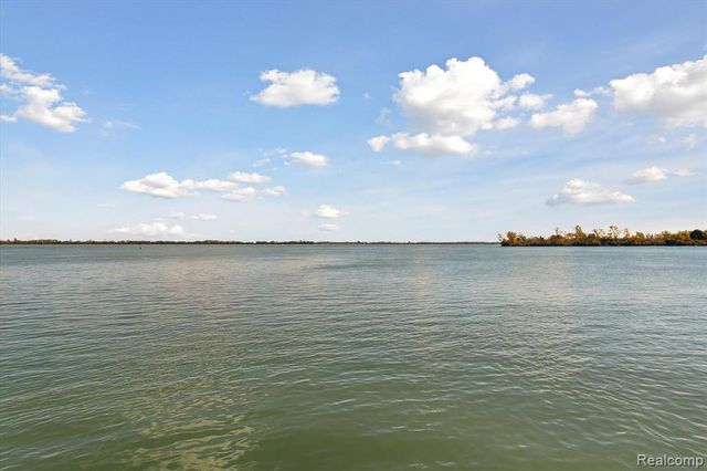 3132-3134 Van Alstyne Street, Wyandotte, MI 48192