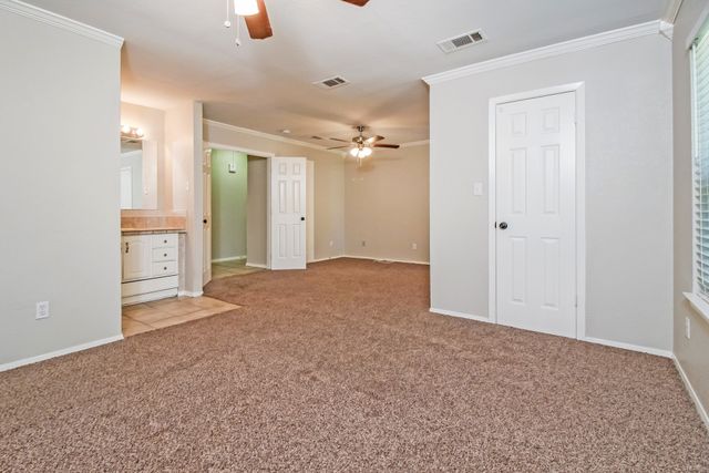 405 Lone Oak Circle, Kennedale, TX 76060