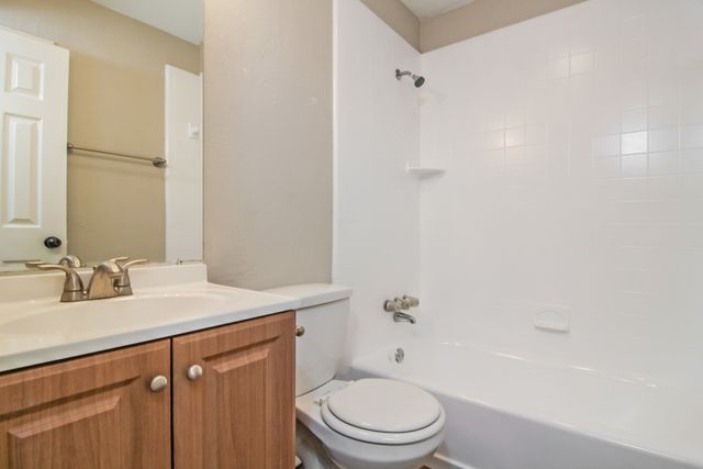 405 Lone Oak Circle, Kennedale, TX 76060