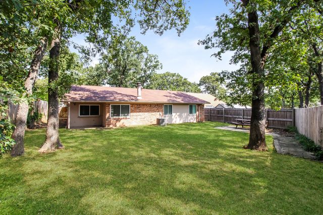 405 Lone Oak Circle, Kennedale, TX 76060