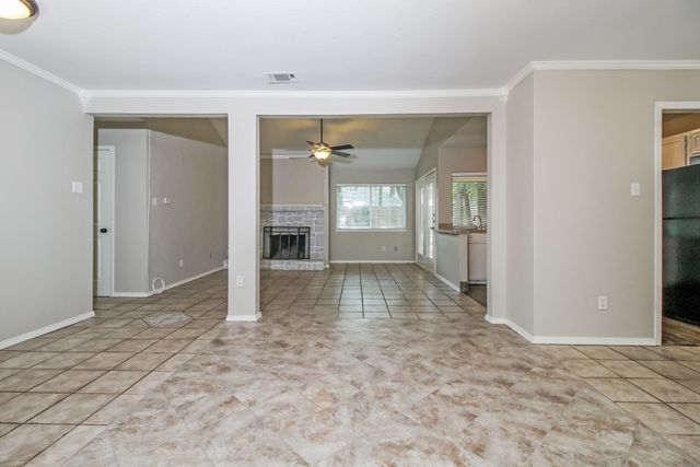 405 Lone Oak Circle, Kennedale, TX 76060