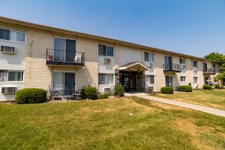 8924 Kenneth Drive 107G, Des Plaines, IL 60016