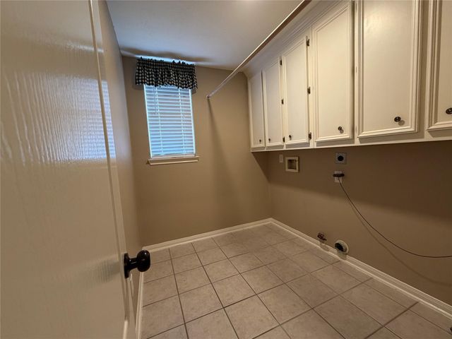 1113 Shadowbend Street, Pearland, TX 77581