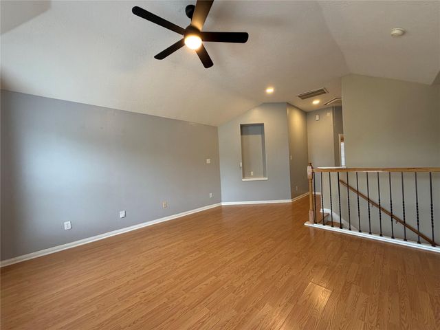 1113 Shadowbend Street, Pearland, TX 77581