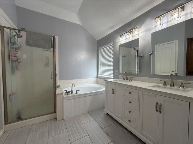 1113 Shadowbend Street, Pearland, TX 77581