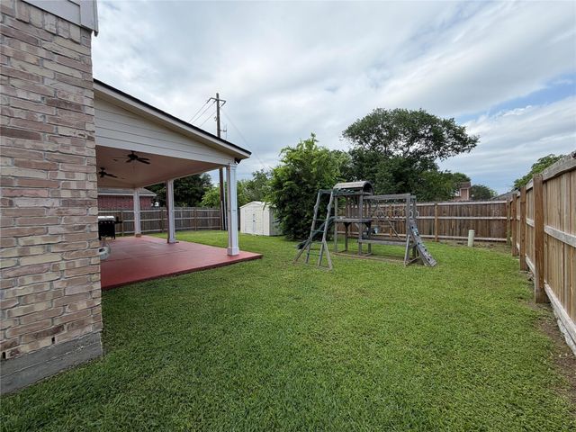 1113 Shadowbend Street, Pearland, TX 77581