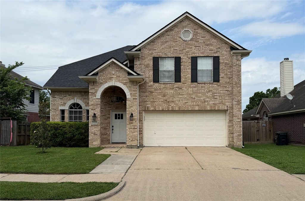 1113 Shadowbend Street, Pearland, TX 77581