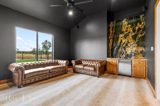 173 Western Trl, Buffalo Gap, TX 79508