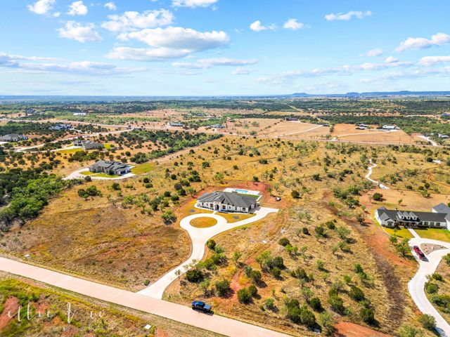 173 Western Trl, Buffalo Gap, TX 79508