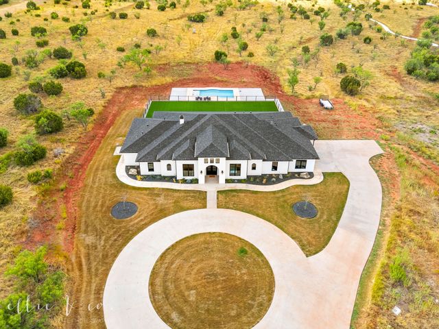 173 Western Trl, Buffalo Gap, TX 79508