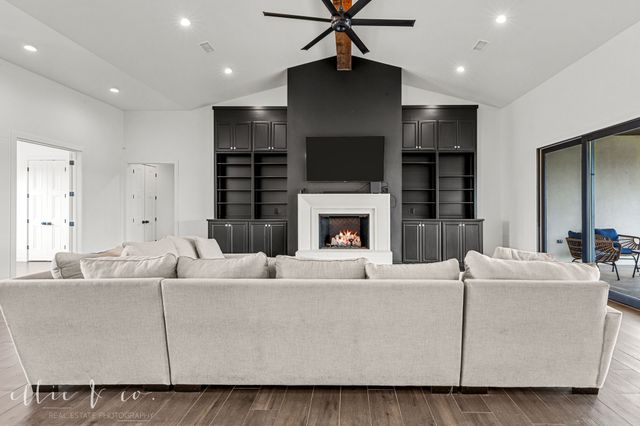 173 Western Trl, Buffalo Gap, TX 79508