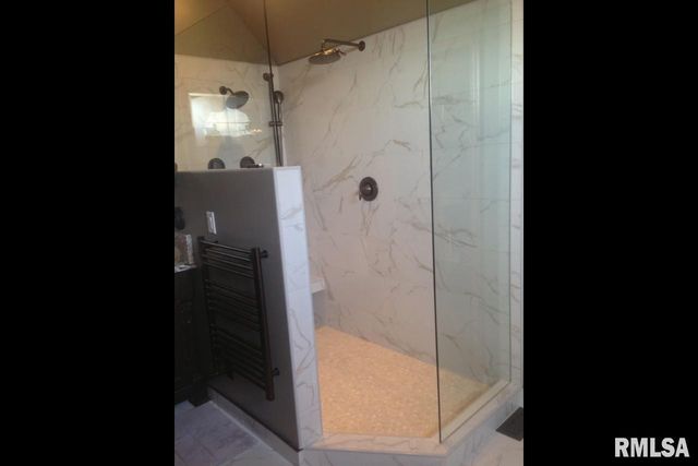 5585 Wood Crest Drive, Quincy, IL 62305