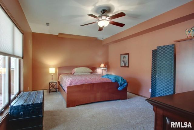 5585 Wood Crest Drive, Quincy, IL 62305