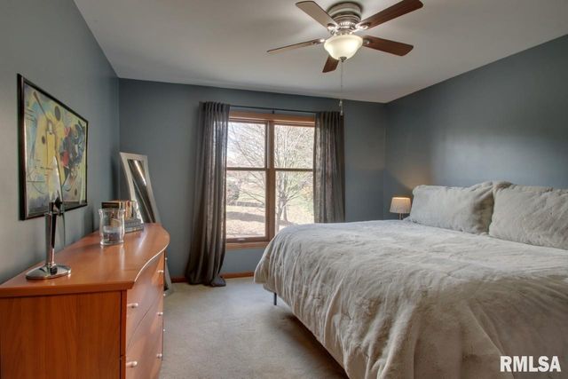 5585 Wood Crest Drive, Quincy, IL 62305