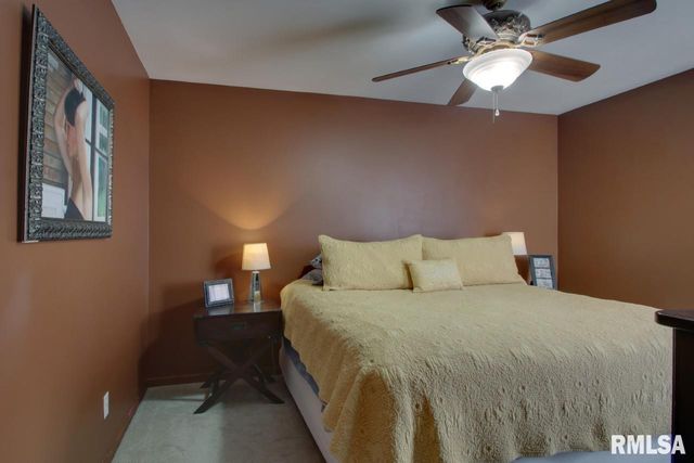 5585 Wood Crest Drive, Quincy, IL 62305