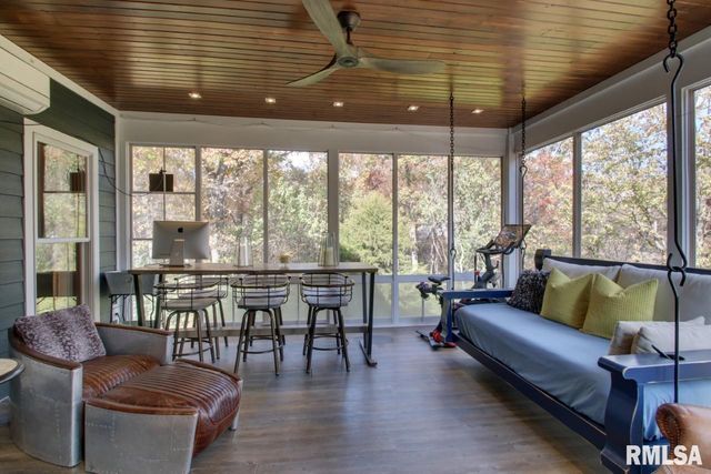 5585 Wood Crest Drive, Quincy, IL 62305