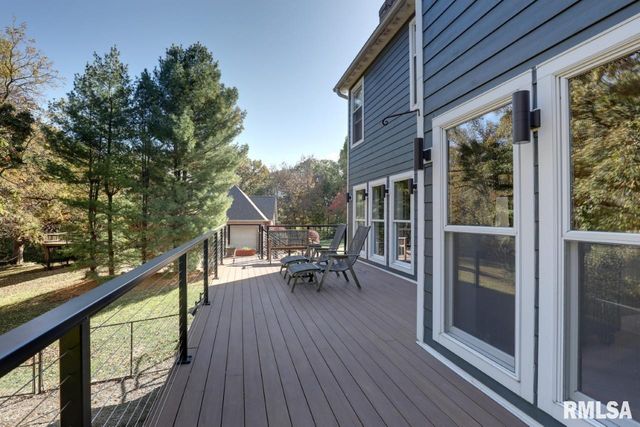 5585 Wood Crest Drive, Quincy, IL 62305