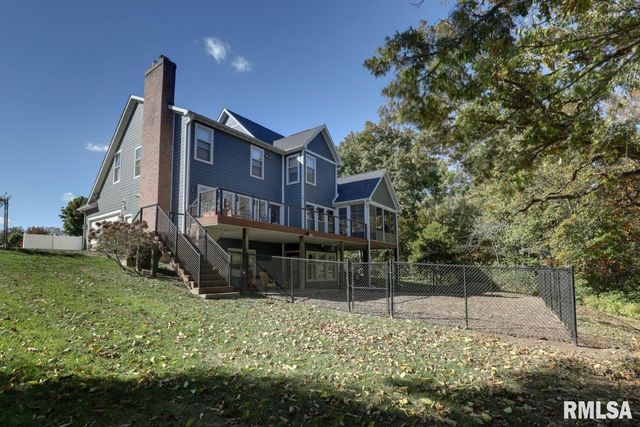 5585 Wood Crest Drive, Quincy, IL 62305