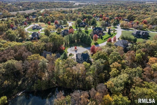 5585 Wood Crest Drive, Quincy, IL 62305