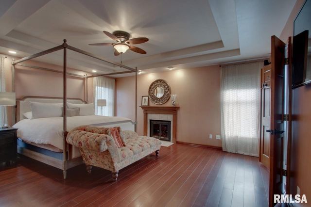 5585 Wood Crest Drive, Quincy, IL 62305