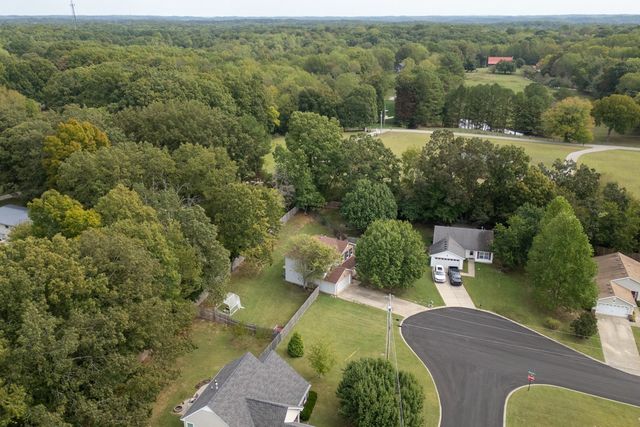 7226 Hidden Lake Dr, Fairview, TN 37062