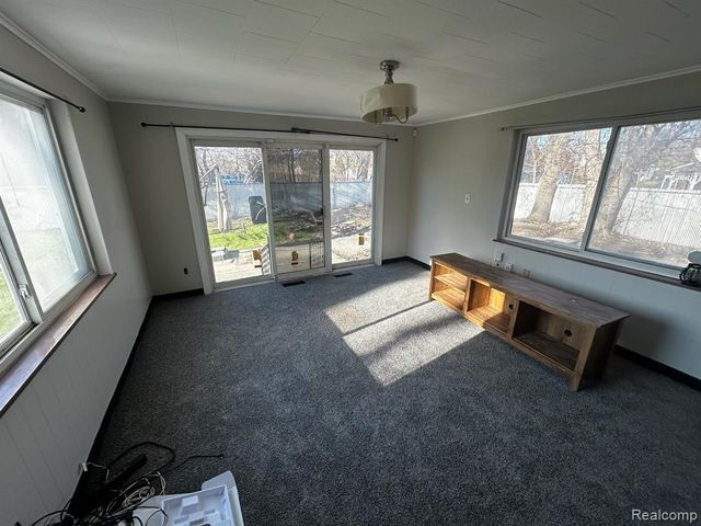 5920 W Outer Drive, Detroit, MI 48235