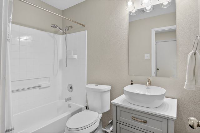 198 Brandie Mac Lane, Waxahachie, TX 75165