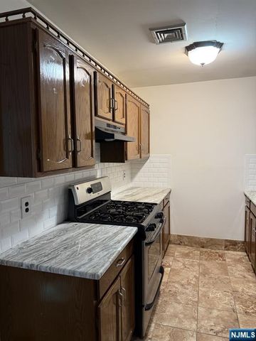 846 Riverside Avenue 106, Lyndhurst, NJ 07071