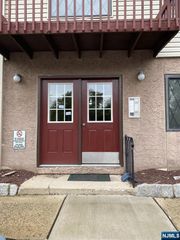 846 Riverside Avenue 106, Lyndhurst, NJ 07071