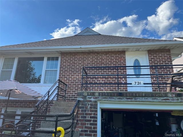 731 E Walnut Street 2nd floor, Long Beach, NY 11561