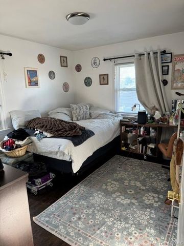 731 E Walnut Street 2nd floor, Long Beach, NY 11561