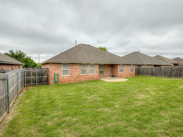 13928 Hunter Jackson Drive, Yukon, OK 73099
