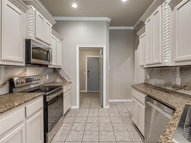 13928 Hunter Jackson Drive, Yukon, OK 73099