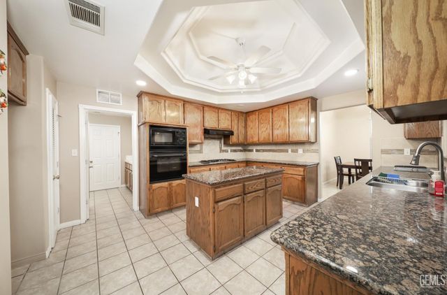 4619 Oceanrock Avenue, Bakersfield, CA 93313