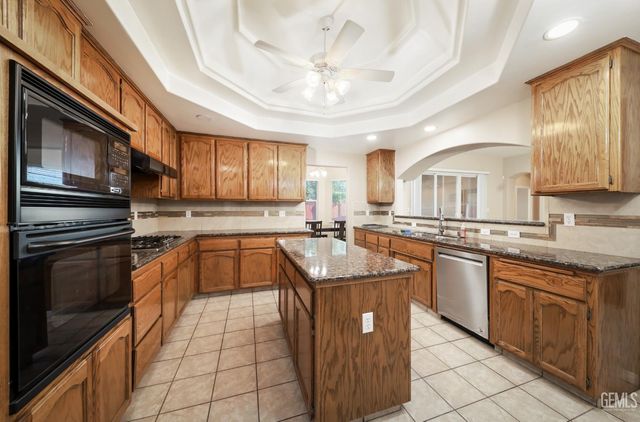 4619 Oceanrock Avenue, Bakersfield, CA 93313
