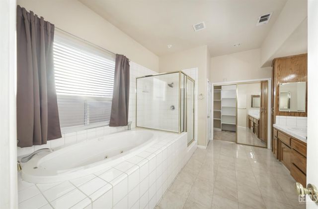4619 Oceanrock Avenue, Bakersfield, CA 93313
