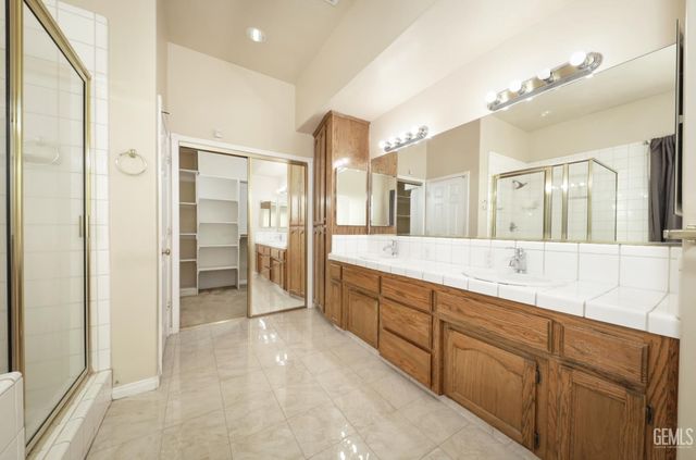 4619 Oceanrock Avenue, Bakersfield, CA 93313