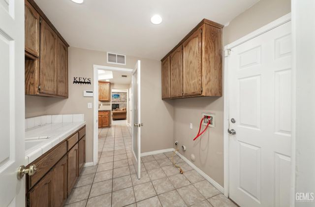 4619 Oceanrock Avenue, Bakersfield, CA 93313