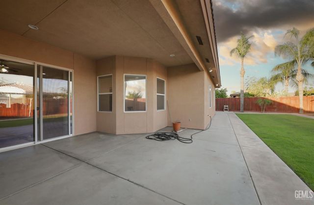 4619 Oceanrock Avenue, Bakersfield, CA 93313