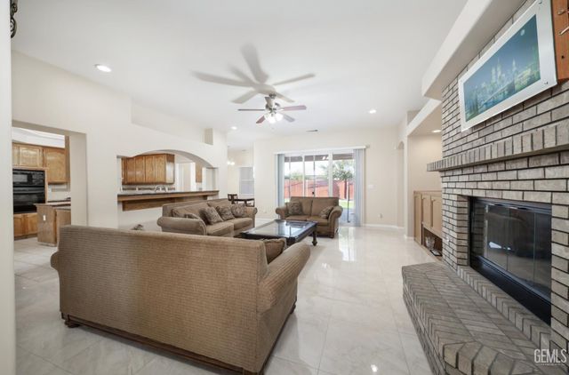 4619 Oceanrock Avenue, Bakersfield, CA 93313