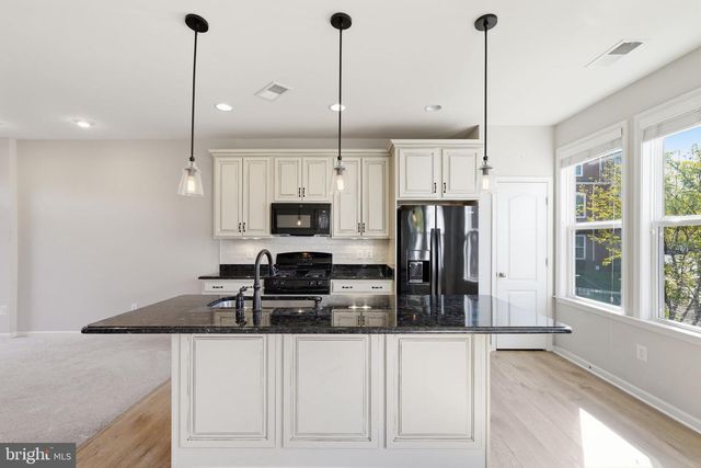8923 QUARRY RD, Manassas, VA 20110