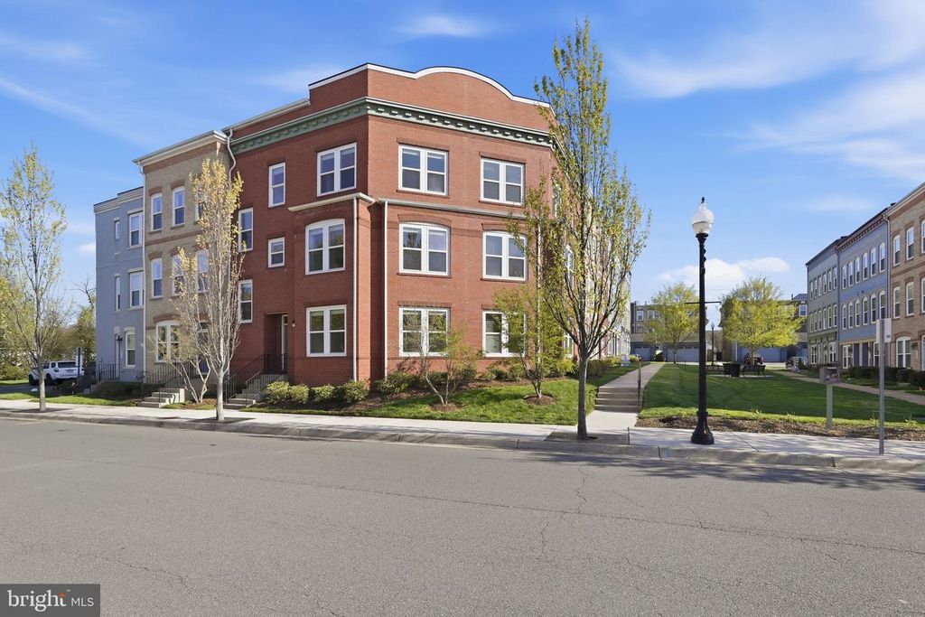 8923 QUARRY RD, Manassas, VA 20110