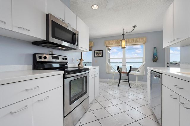 3859 CATALINA DRIVE, Bradenton, FL 34210