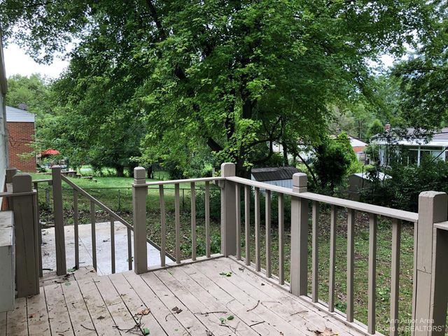 2339 Pontiac Trail, Ann Arbor, MI 48105
