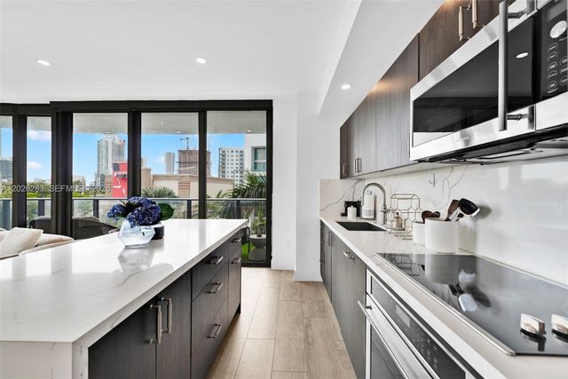 121 NE 34th St L304, Miami, FL 33137