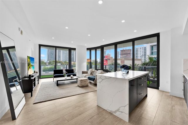 121 NE 34th St L304, Miami, FL 33137