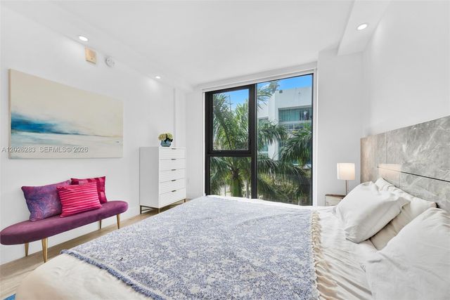 121 NE 34th St L304, Miami, FL 33137