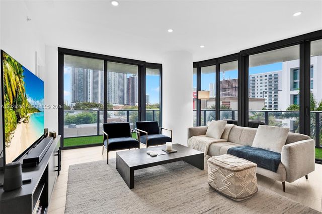 121 NE 34th St L304, Miami, FL 33137