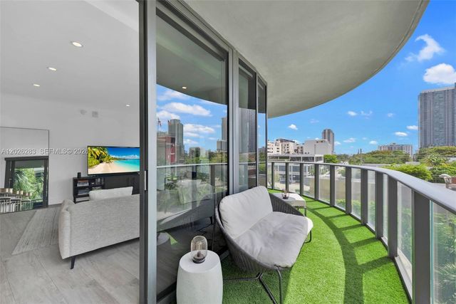121 NE 34th St L304, Miami, FL 33137